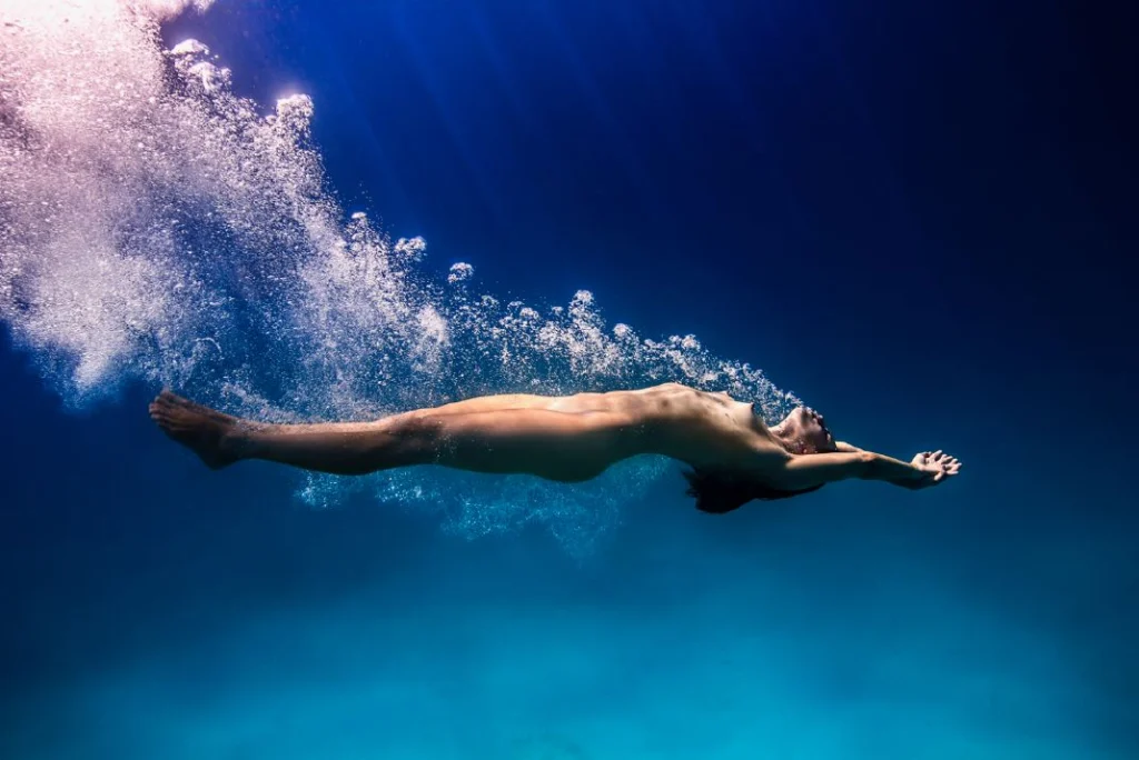 Hugh Arnold • Essencia, Agua Nacida • 2013